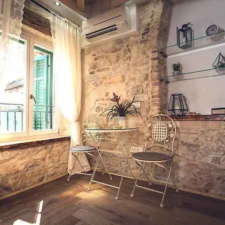 Luxury Loft In Apartment *